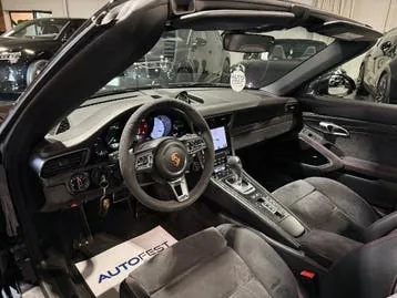 Porsche 911 2018 photo 2
