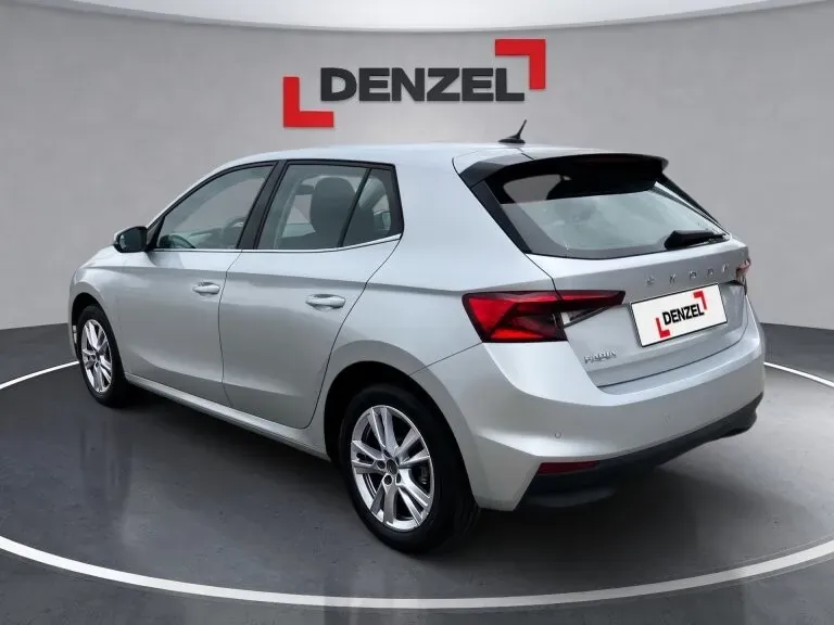 Skoda Fabia 2023 photo 2