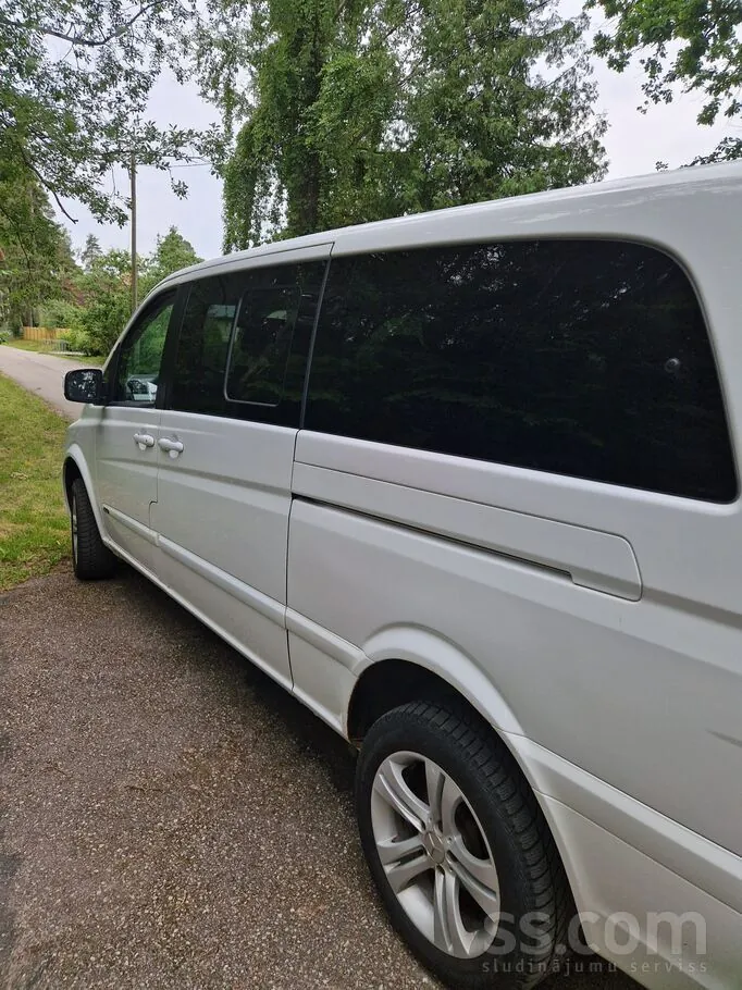 Mercedes-Benz Viano 2012 photo 2