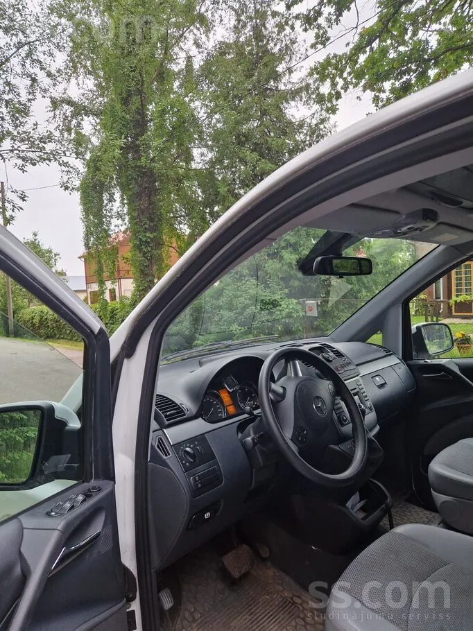 Mercedes-Benz Viano 2012 photo 5