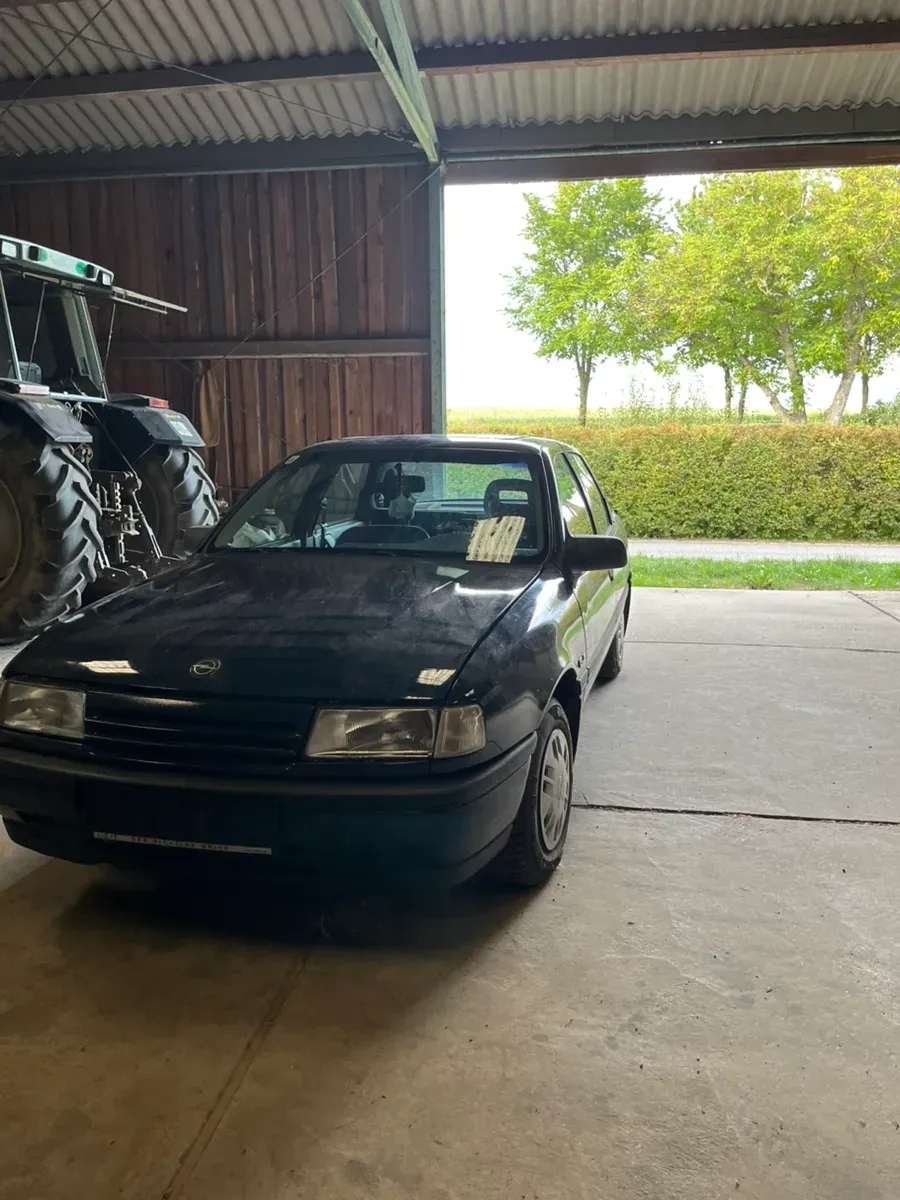 Opel Vectra 1991 photo 2