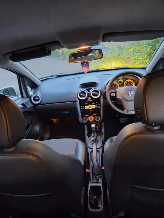 Vauxhall Corsa 2008 photo 2