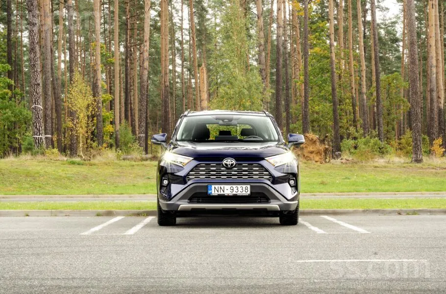 Toyota Rav4 2023 photo 3