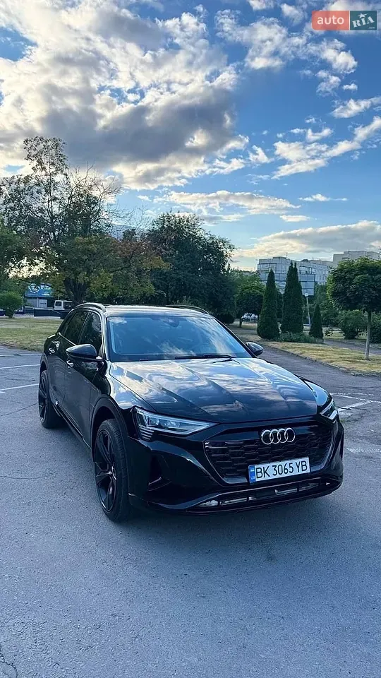 Audi Q8 E-Tron 2023 photo 5