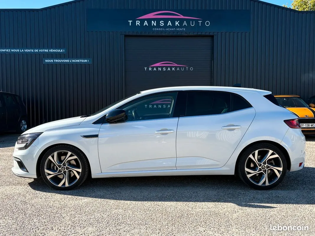 Renault Megane 2019 photo 2