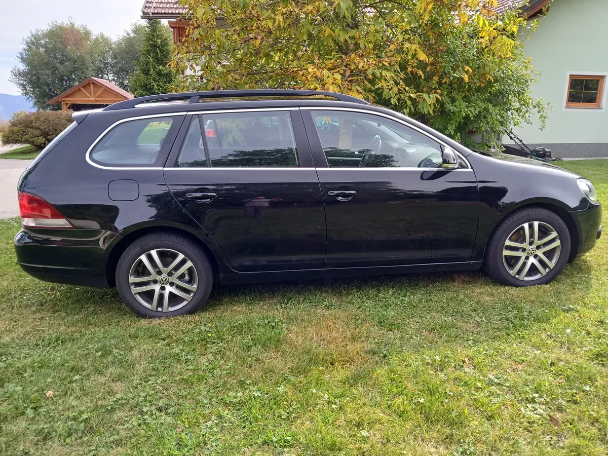 Volkswagen Golf 2011 photo 2