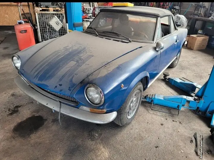 Fiat 124 Spider