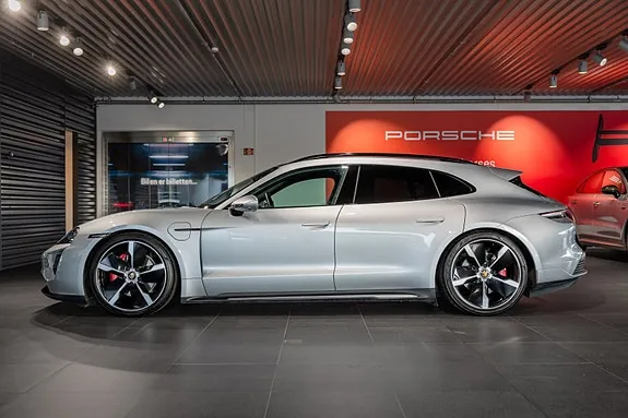 Porsche Taycan 2023 photo 2