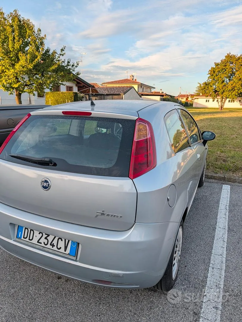 Fiat Grande Punto 2006 photo 4