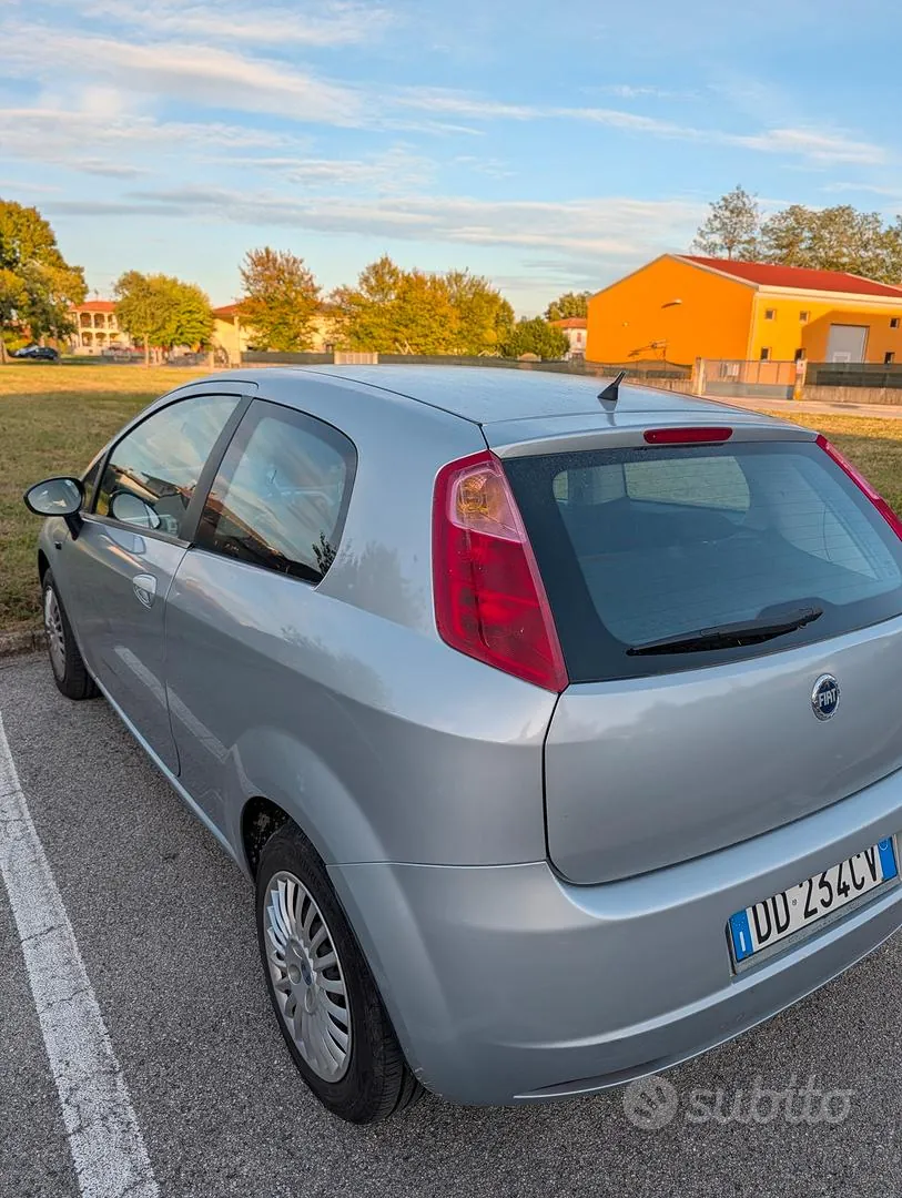 Fiat Grande Punto 2006 photo 5