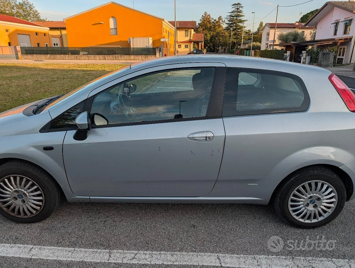 Fiat Grande Punto 2006 photo 2