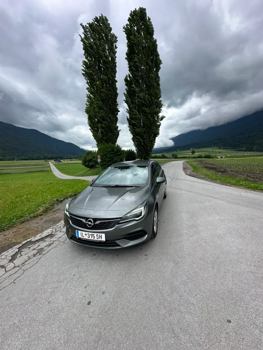 Opel Astra 2020 photo 2