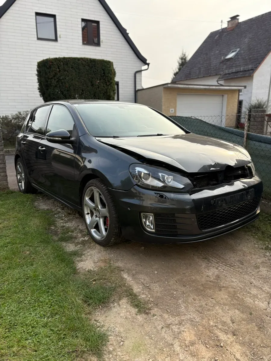 Volkswagen Golf 2010 photo 3