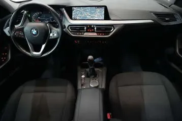 BMW 1 Series 2022 photo 3