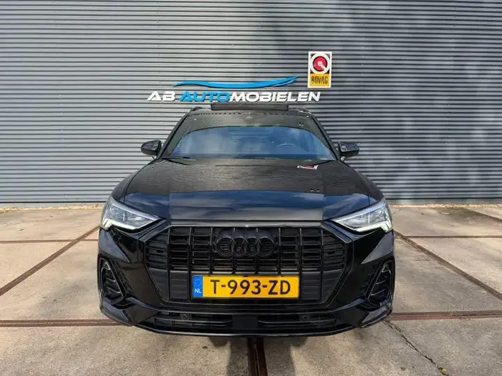 Audi Q3 2023 photo 3