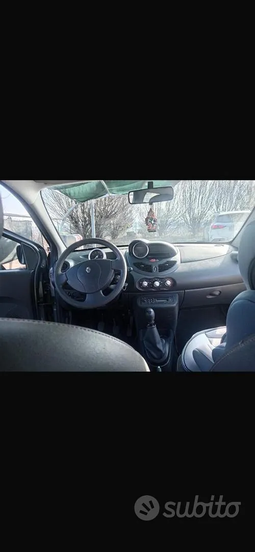 Renault Twingo 2010 photo 2
