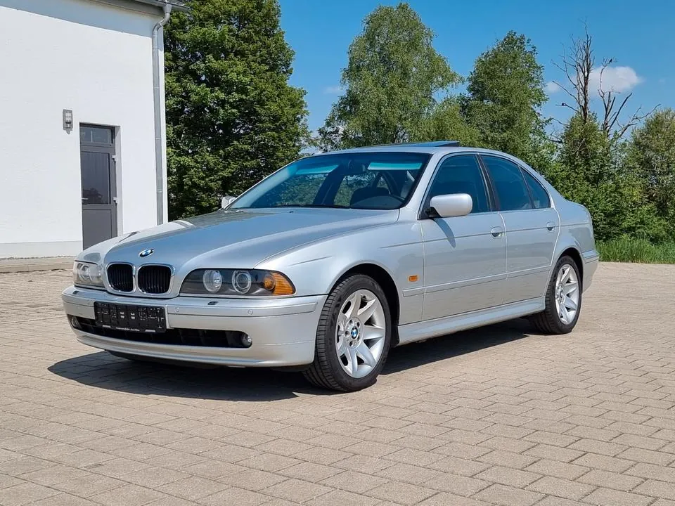 BMW 525I