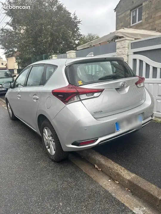 Toyota Auris 2016 photo 2