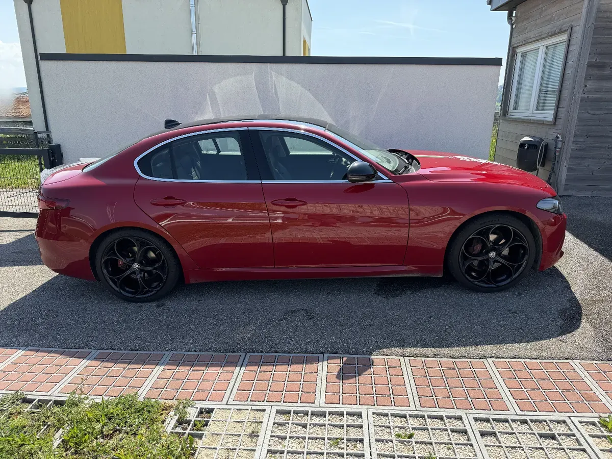 Alfa Romeo Giulia 2017 photo 3