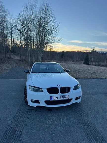 BMW 320I 2008 photo 2