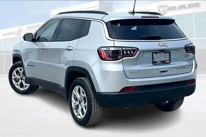 Jeep Compass 2026 photo 3