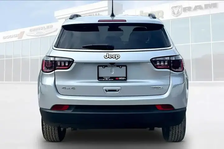 Jeep Compass 2026 photo 4