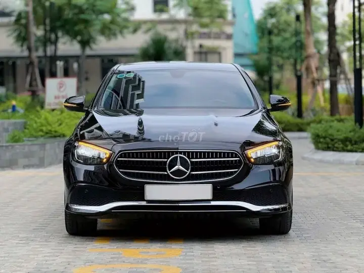 Mercedes-Benz E-Class 2022 photo 2