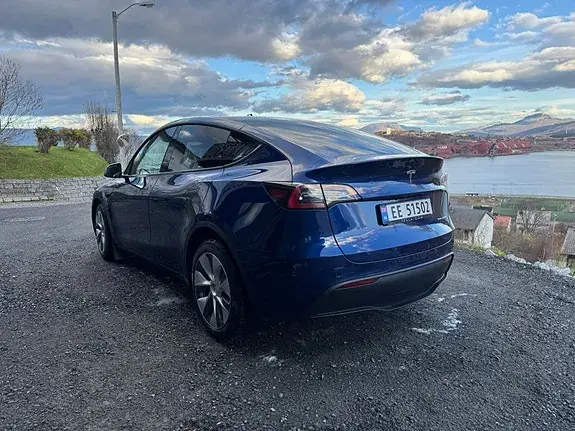 Tesla Model Y 2022 photo 4
