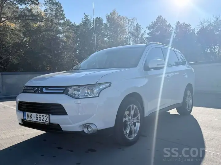 Mitsubishi Outlander 2013 photo 4