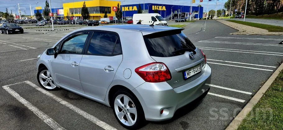 Toyota Auris 2010 photo 5
