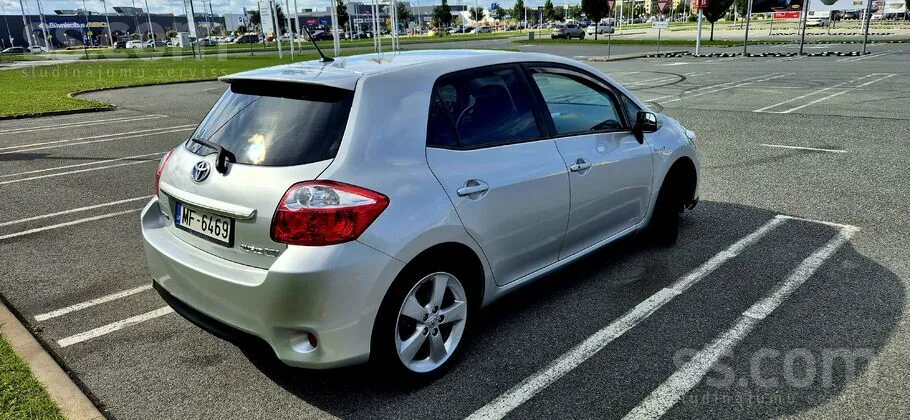 Toyota Auris 2010 photo 4