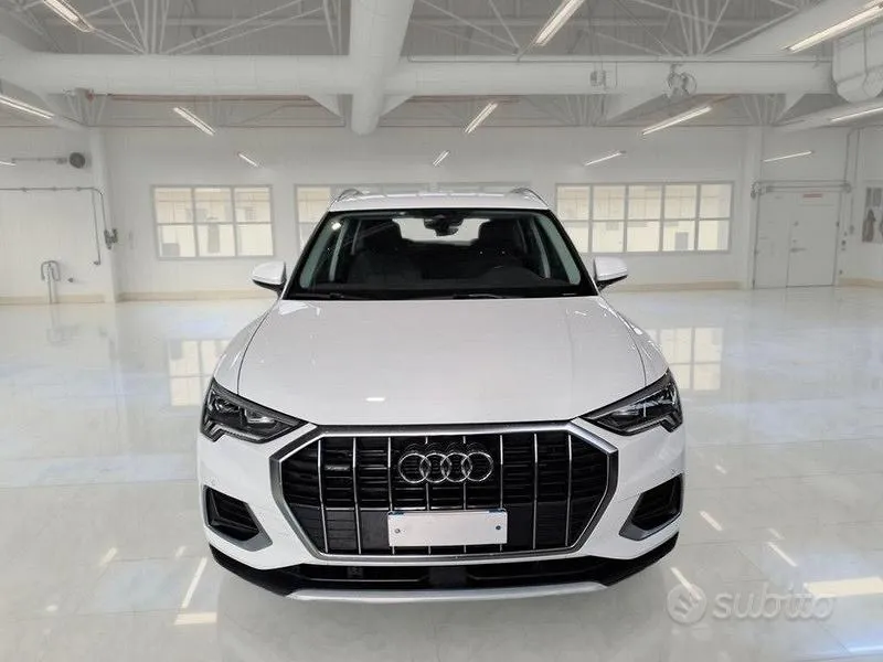 Audi Q3 2023 photo 2