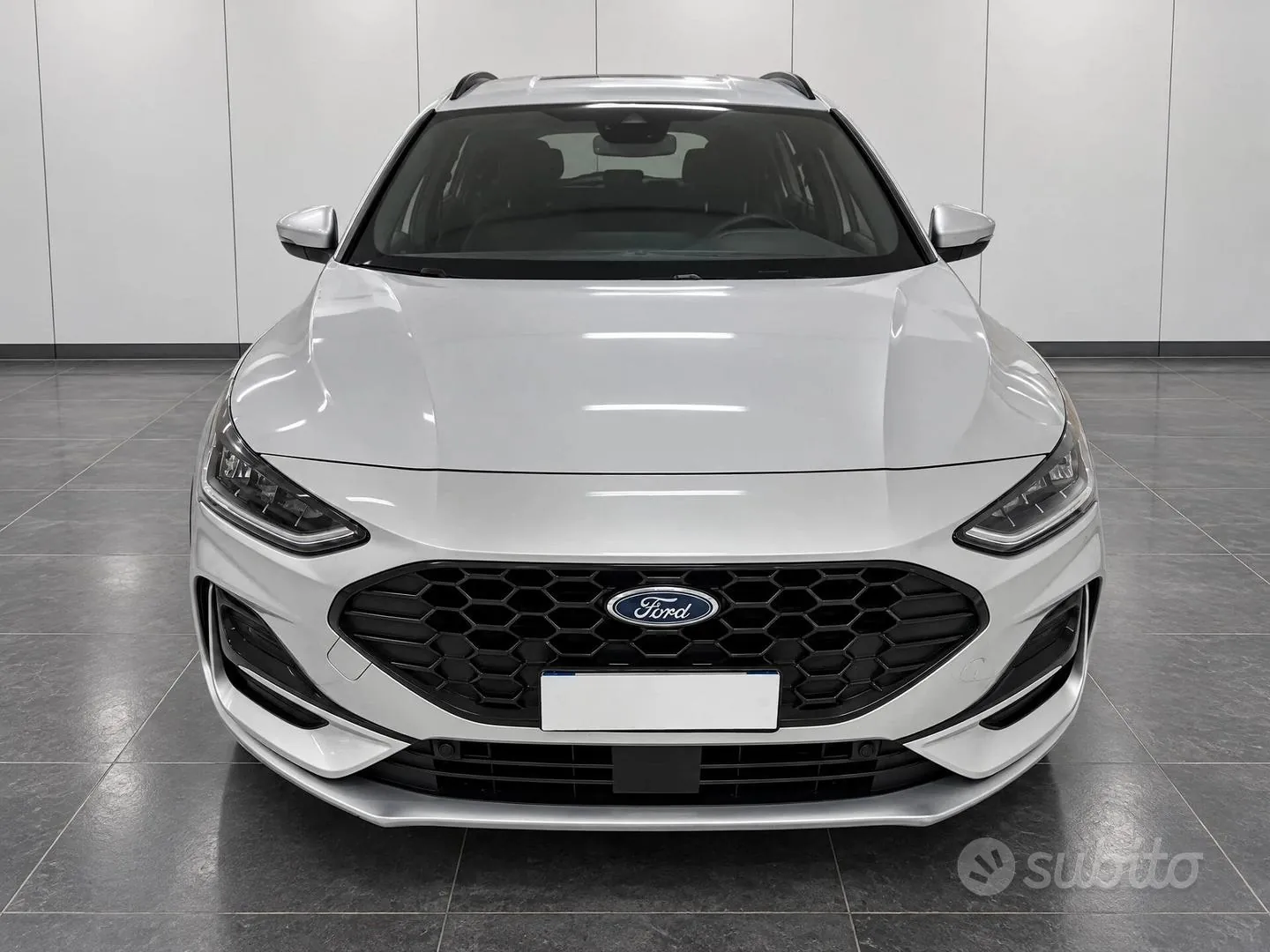 Ford Focus 2023 photo 3