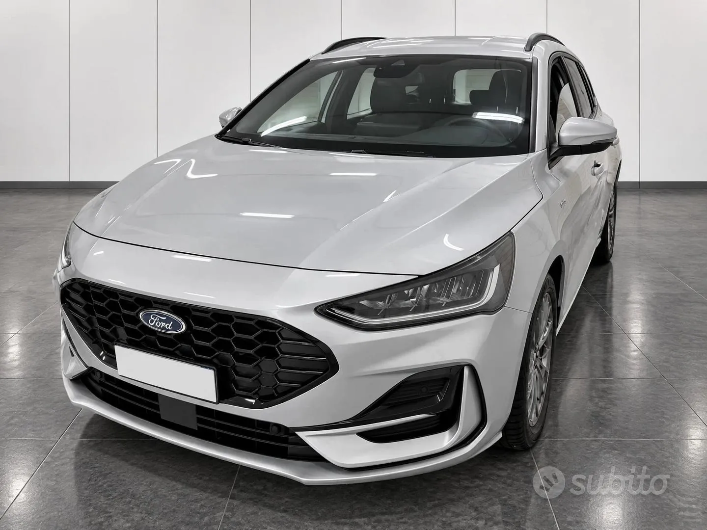 Ford Focus 2023 photo 2