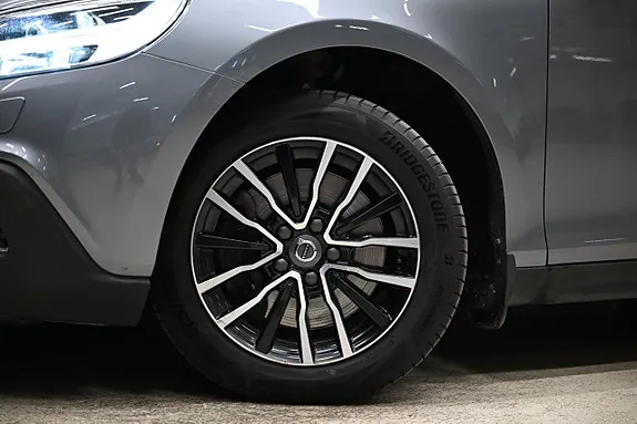 Volvo V40 Cross Country 2017 photo 2