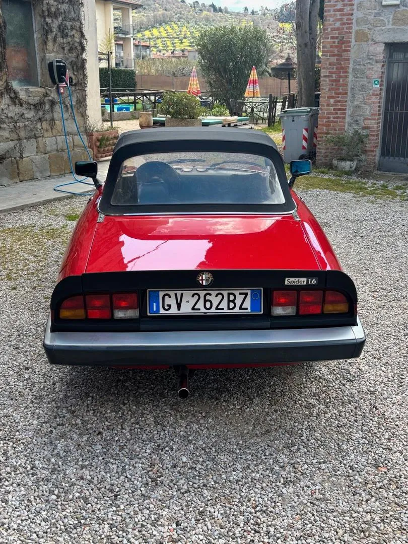 Alfa Romeo Spider 1985 photo 3
