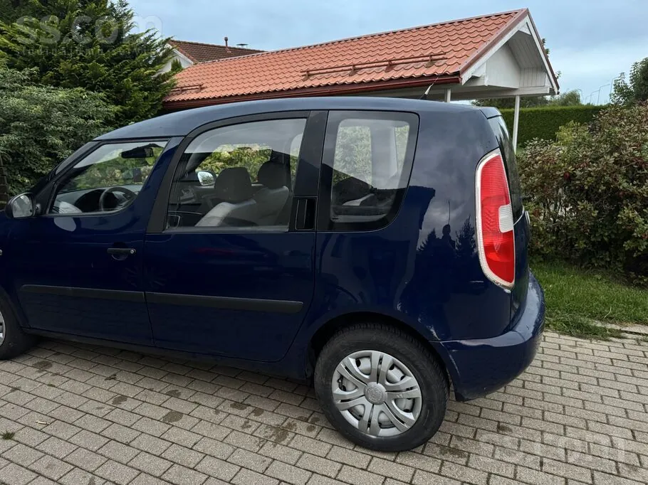 Skoda Roomster 2011 photo 4