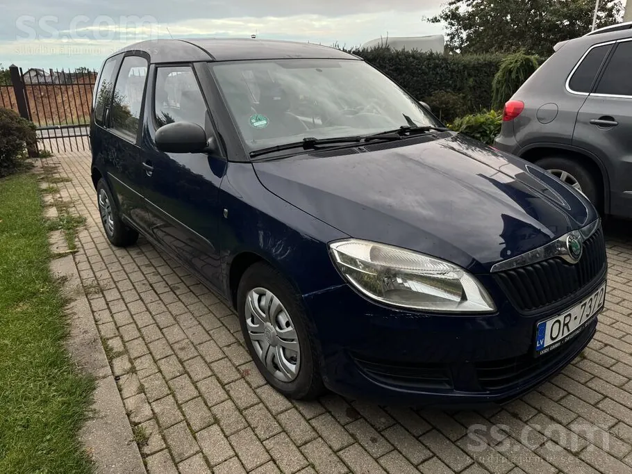 Skoda Roomster 2011 photo 2