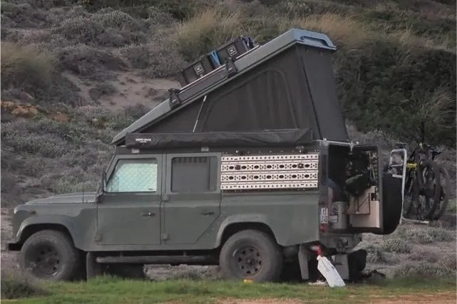 Land Rover Defender 110