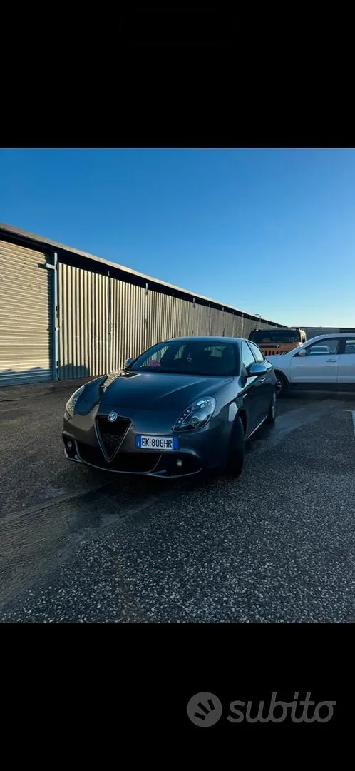 Alfa Romeo Giulietta 2011 photo 3