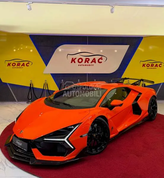 Lamborghini Revuelto