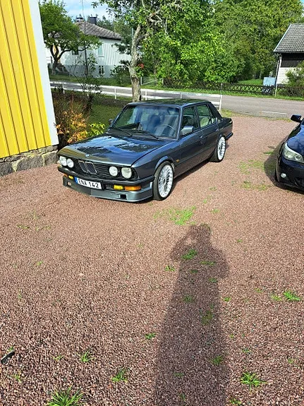 BMW 520I