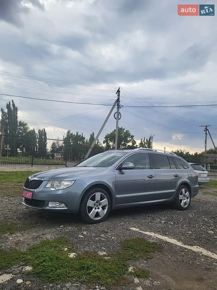 Skoda Superb 2011 photo 3