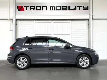 Volkswagen Golf 2023 photo 3