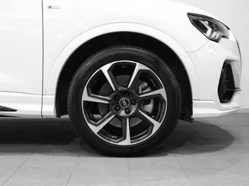 Audi Q3 2021 photo 4
