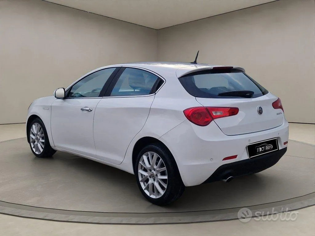 Alfa Romeo Giulietta 2016 photo 3