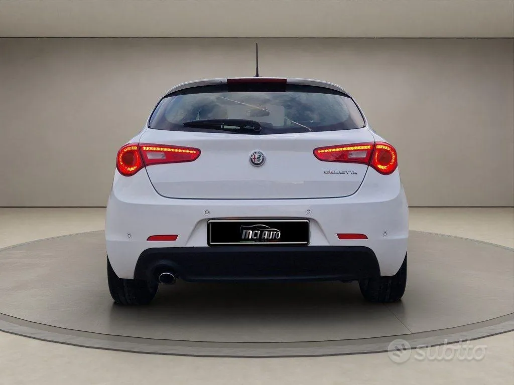 Alfa Romeo Giulietta 2016 photo 4