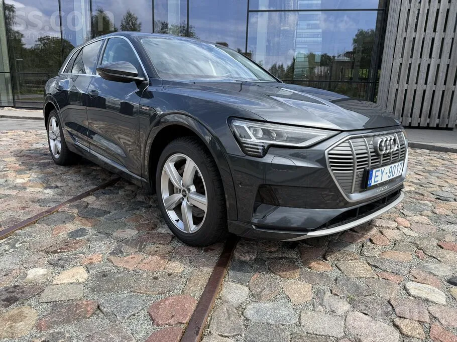 Audi E-Tron 55
