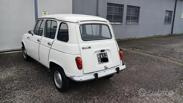 Renault R4 1960 photo 4