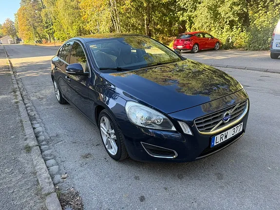 Volvo S60 2011 photo 2